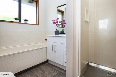 Photo of property in 27 Ben Nevis Drive, Broomfield, Christchurch, 8042