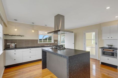 Photo of property in 115 Dowse Drive, Maungaraki, Lower Hutt, 5010