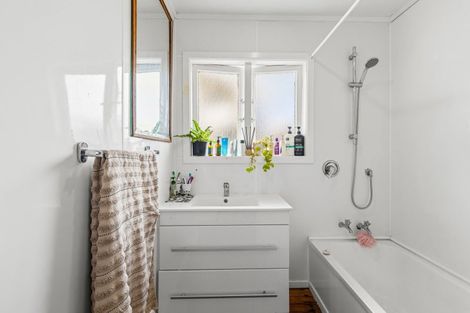 Photo of property in 15 Acacia Avenue, Kihikihi, Te Awamutu, 3800