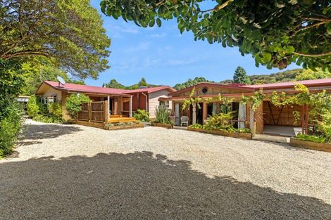 Photo of property in 15 Tukurua Road, Parapara, Takaka, 7182