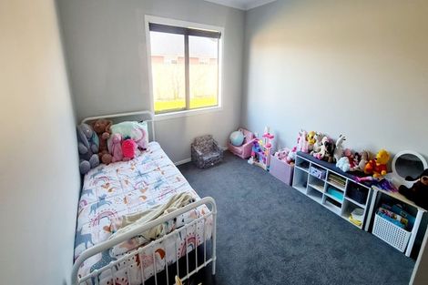 Photo of property in 100 Atkinson Avenue, Otaki Beach, Otaki, 5512