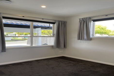 Photo of property in 3 Ussher Place, Pakuranga Heights, Auckland, 2010