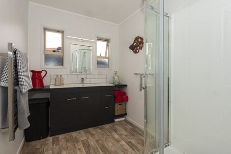 Photo of property in 347 Campbell Road, Parua Bay, Onerahi, 0192