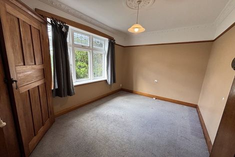 Photo of property in 30 Napier Street, Karaka Bays, Wellington, 6022