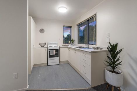 Photo of property in 31 Carling Avenue, Massey, Auckland, 0614