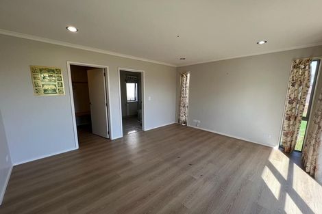 Photo of property in 78 Tiriwa Drive, Massey, Auckland, 0614