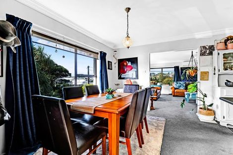 Photo of property in 8a Birdwood Avenue, Moturoa, New Plymouth, 4310