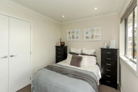 Photo of property in 2 Rayner Way, Glen Avon, New Plymouth, 4312