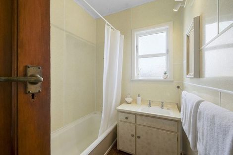 Photo of property in 8 Cornwall Street, Brooklands, New Plymouth, 4310