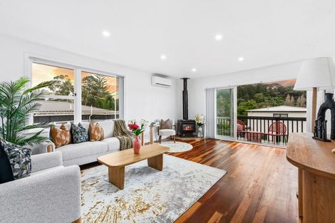 Photo of property in 2 Lowtherhurst Road, Massey, Auckland, 0614