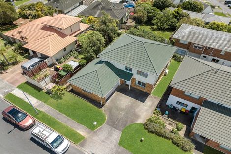 Photo of property in 33b Dalwhinnie Parade, Highland Park, Auckland, 2010