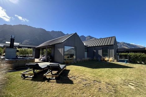Photo of property in 32 Falconer Rise, Jacks Point, Queenstown, 9371