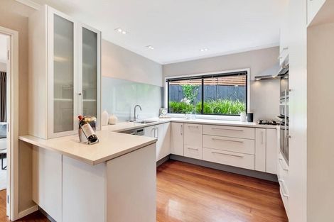 Photo of property in 1/31 Deverell Place, Northcross, Auckland, 0632