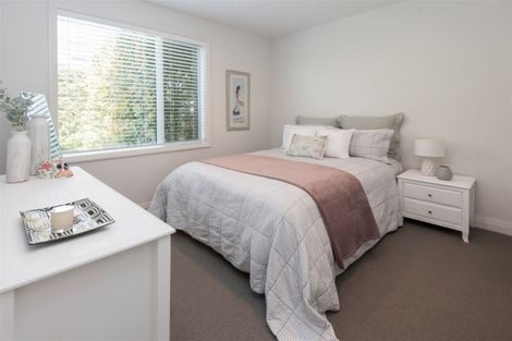 Photo of property in 44 Oceania Place, Mellons Bay, Auckland, 2014