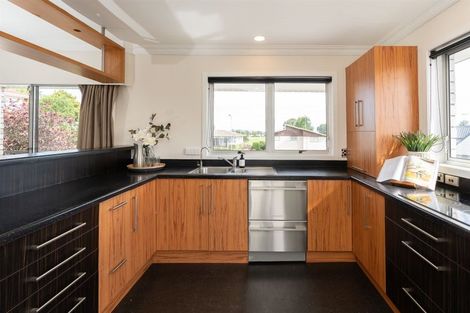 Photo of property in 10 Leyton Place, Nawton, Hamilton, 3200