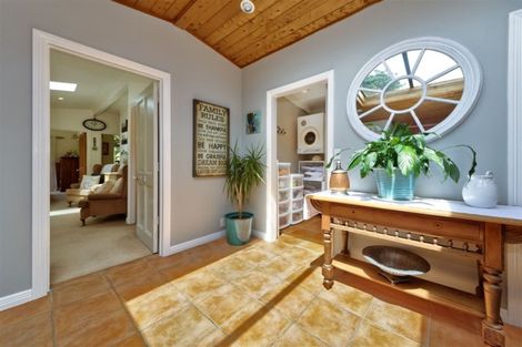 Photo of property in 256 Piha Road, Piha, New Lynn, 0772