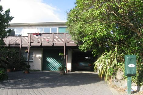 Photo of property in 1 Annan Grove, Papakowhai, Porirua, 5024