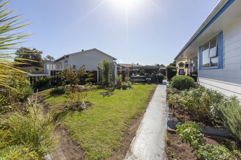 Photo of property in 4 Simcox Street, Otaki Beach, Otaki, 5512