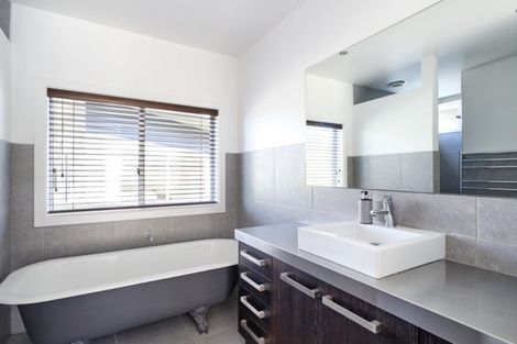 Photo of property in 6 Te Roera Drive, Taradale, Napier, 4112