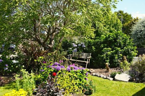 Photo of property in 10 Kew Place, Richmond Heights, Taupo, 3330