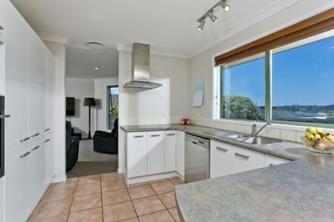 Photo of property in 57 Bluebird Crescent, Unsworth Heights, Auckland, 0632