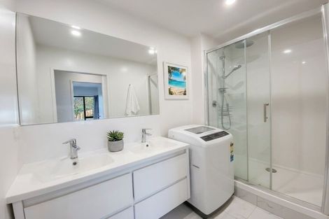 Photo of property in 7 Clarion Place, Glendene, Auckland, 0602