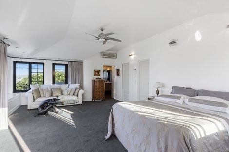 Photo of property in 1/60 Milford Road, Milford, Auckland, 0620