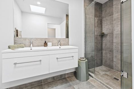 Photo of property in 18 Memorial Park Lane, Hobsonville, Auckland, 0618