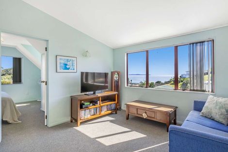 Photo of property in 5 Dudley Crescent, Cable Bay, 0420