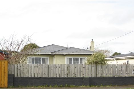 Photo of property in 66 Domett Street, Waitara, 4320
