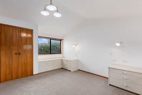 Photo of property in 8a Wendell Place, Greenlane, Auckland, 1061