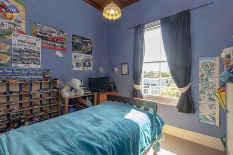 Photo of property in 27 Napier Terrace, Hospital Hill, Napier, 4110