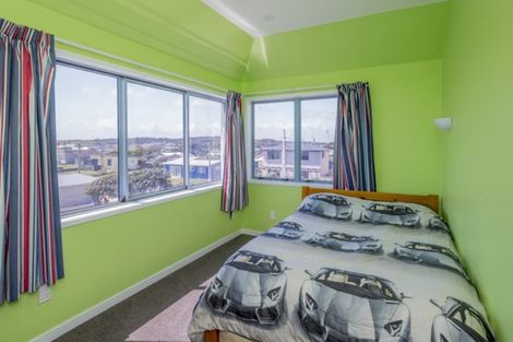 Photo of property in 14 Marine Parade South, Foxton Beach, Foxton, 4815