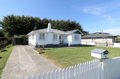 Photo of property in 13 Jenks Street, Foxton, 4814