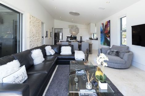 Photo of property in 701 Whitford Road, Whitford, Howick, 2571