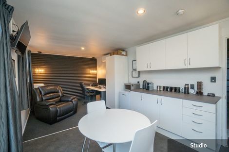 Photo of property in 12 Phoenix Avenue, Hokowhitu, Palmerston North, 4410