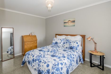 Photo of property in 21 Forbes Road, Foxton Beach, Foxton, 4815