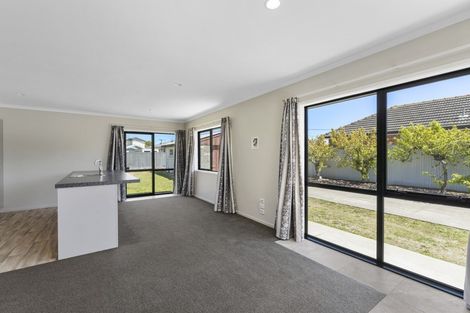 Photo of property in 4 Sandown Crescent, Aranui, Christchurch, 8061