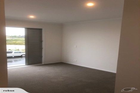 Photo of property in 44 Owen Chapman Drive, Red Beach, 0932