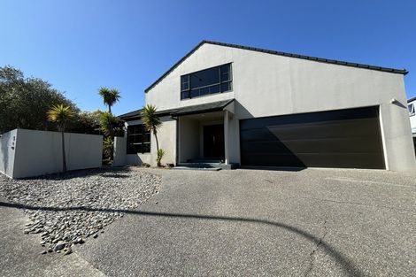 Photo of property in 16 Ruapehu Drive, Fitzherbert, Palmerston North, 4410