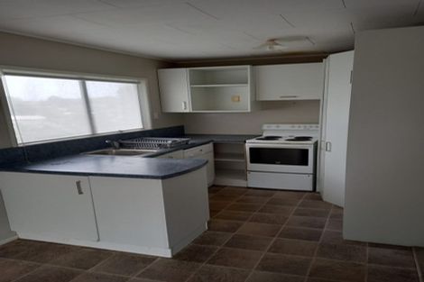 Photo of property in 13 Landow Place, Henderson, Auckland, 0612