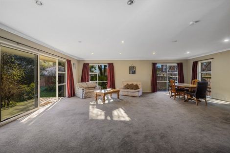 Photo of property in 360 Yaldhurst Road, Russley, Christchurch, 8042