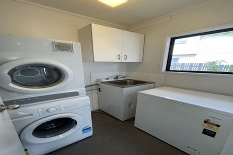 Photo of property in 4 Luxor Place, Massey, Auckland, 0614