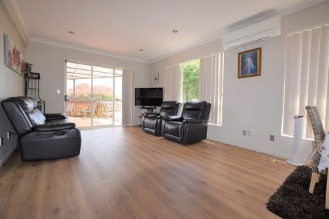 Photo of property in 23 Leafield Crescent, Henderson, Auckland, 0612