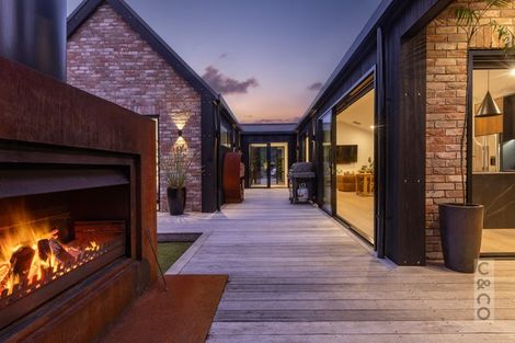 Photo of property in 1 Len Ireland Drive, Kumeu, 0810