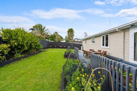 Photo of property in 236 Whitney Street, Blockhouse Bay, Auckland, 0600