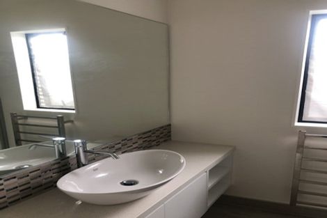 Photo of property in 10 Carthey Road, Wainui, 0932