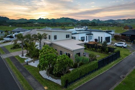 Photo of property in 30 Surfers Avenue, Waihi Beach, 3611