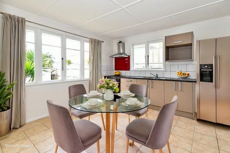 Photo of property in 18 Chilcott Road, Henderson, Auckland, 0612