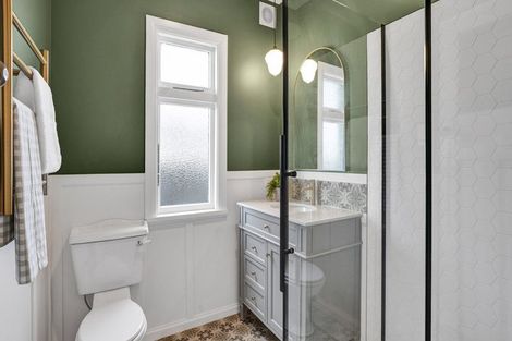 Photo of property in 19 Baring Terrace, Strandon, New Plymouth, 4312